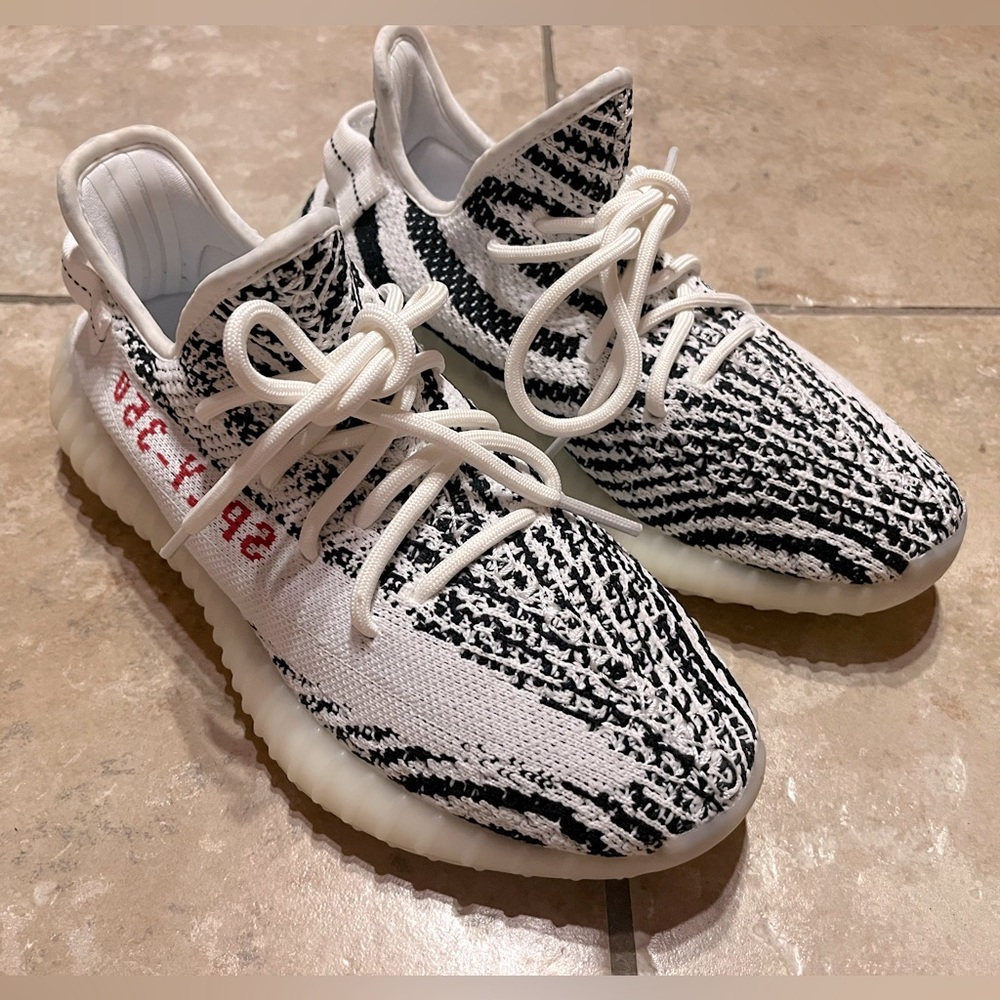 New Adidas Yeezy Boost 350 V2 Zebra US W 7 CP9654